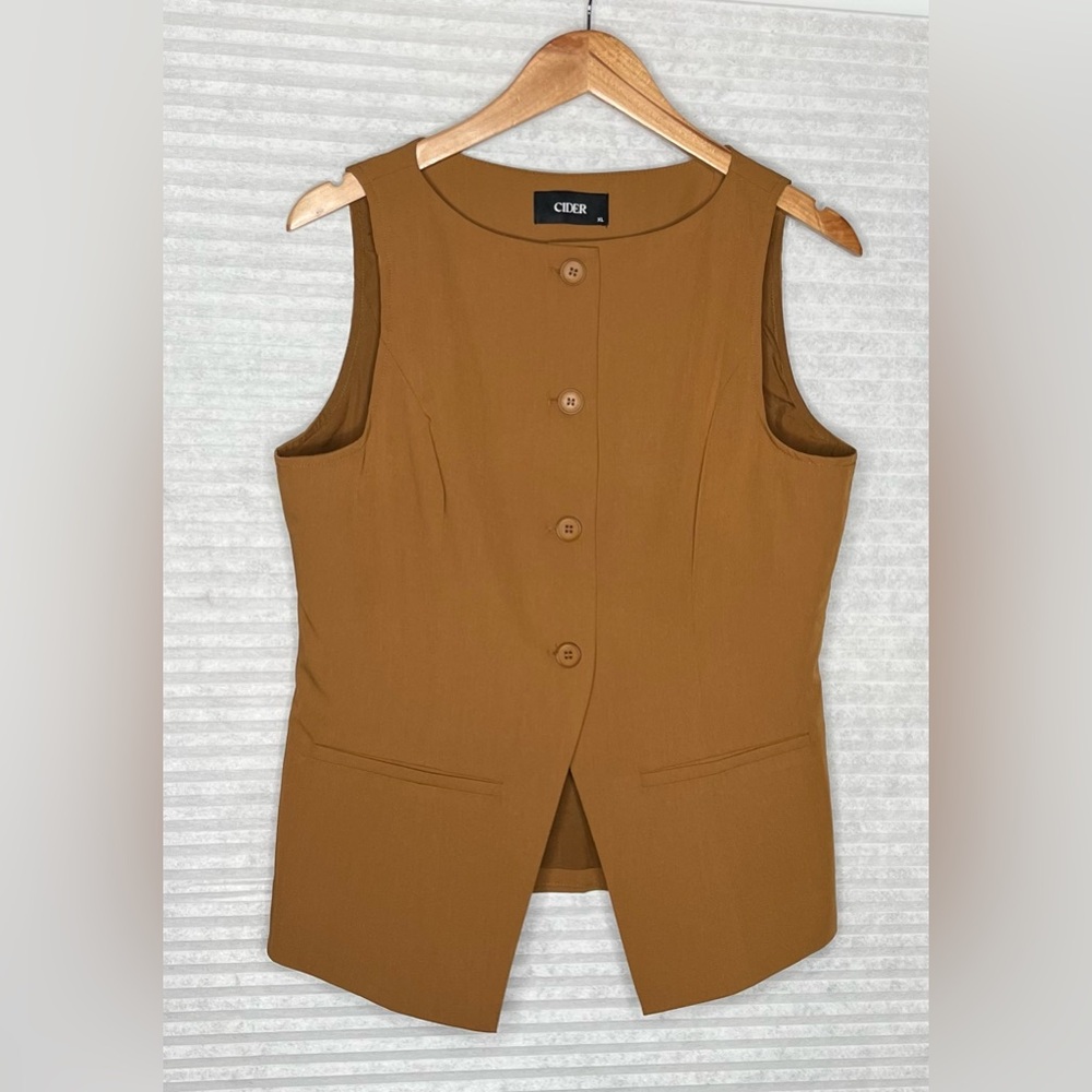 CIDER Women’s Boat Neck Camel Vest XL